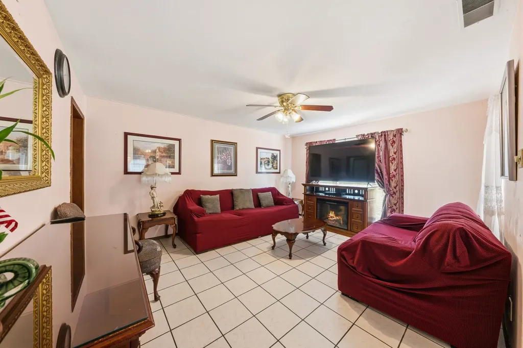 2410 S Franklin Street Dallas TX 75233