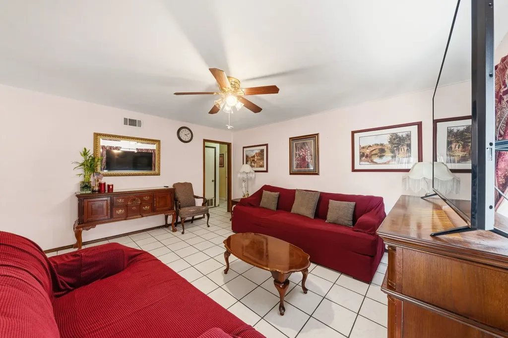 2410 S Franklin Street Dallas TX 75233