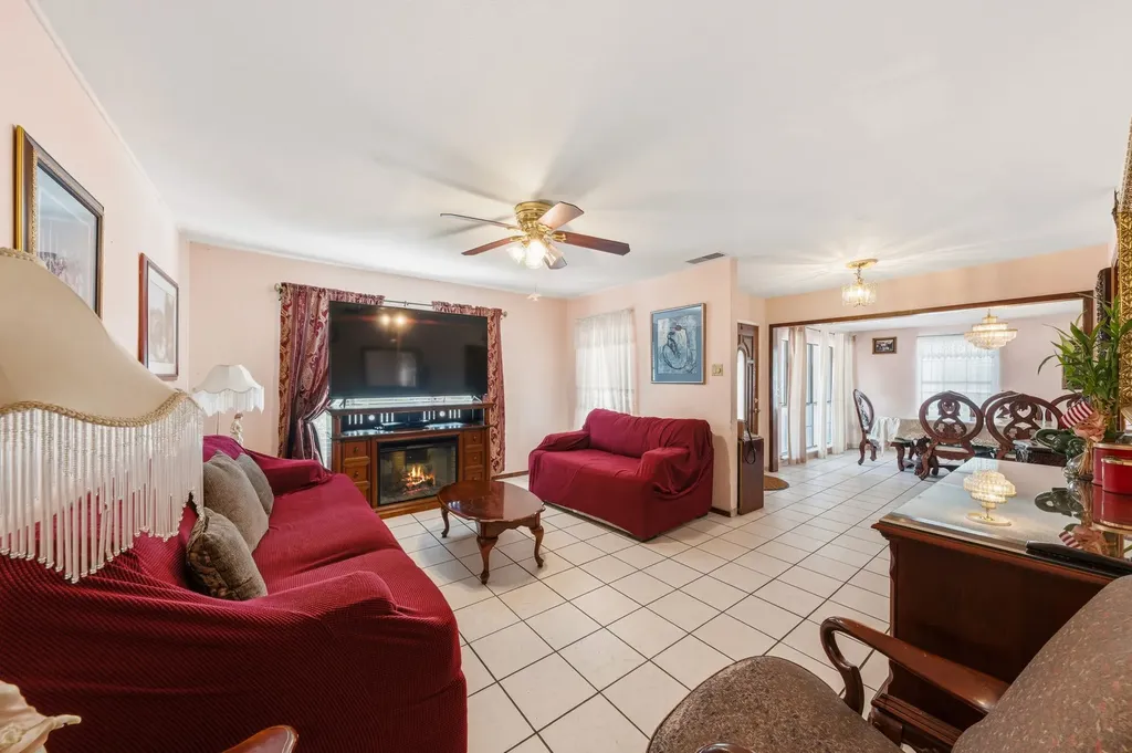 2410 S Franklin Street Dallas TX 75233