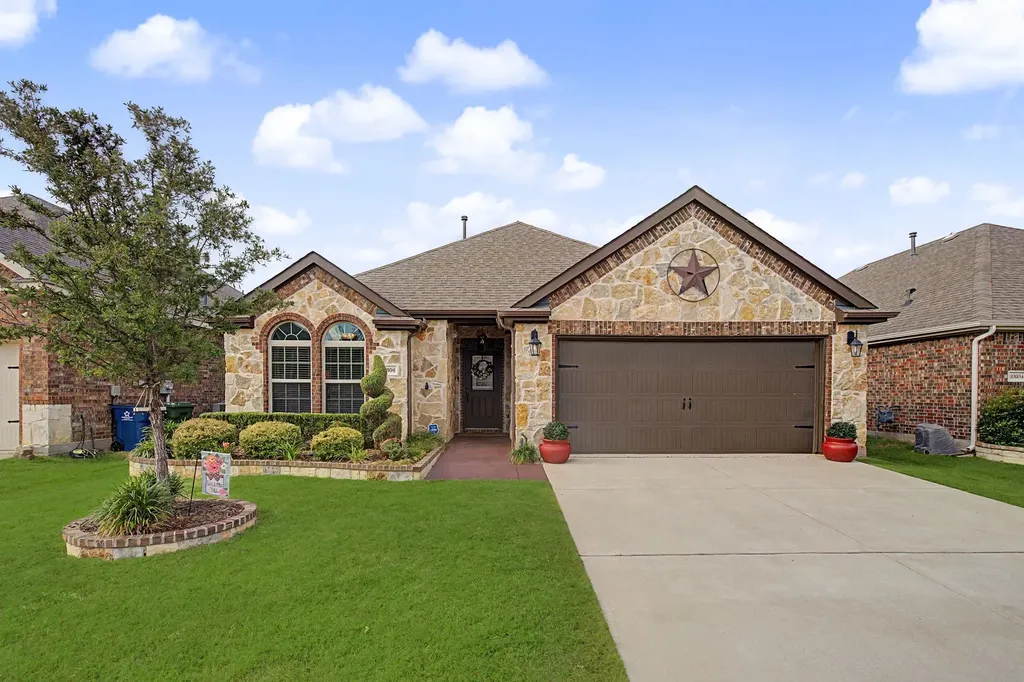 10808 Aledo Lane Aubrey TX 76227