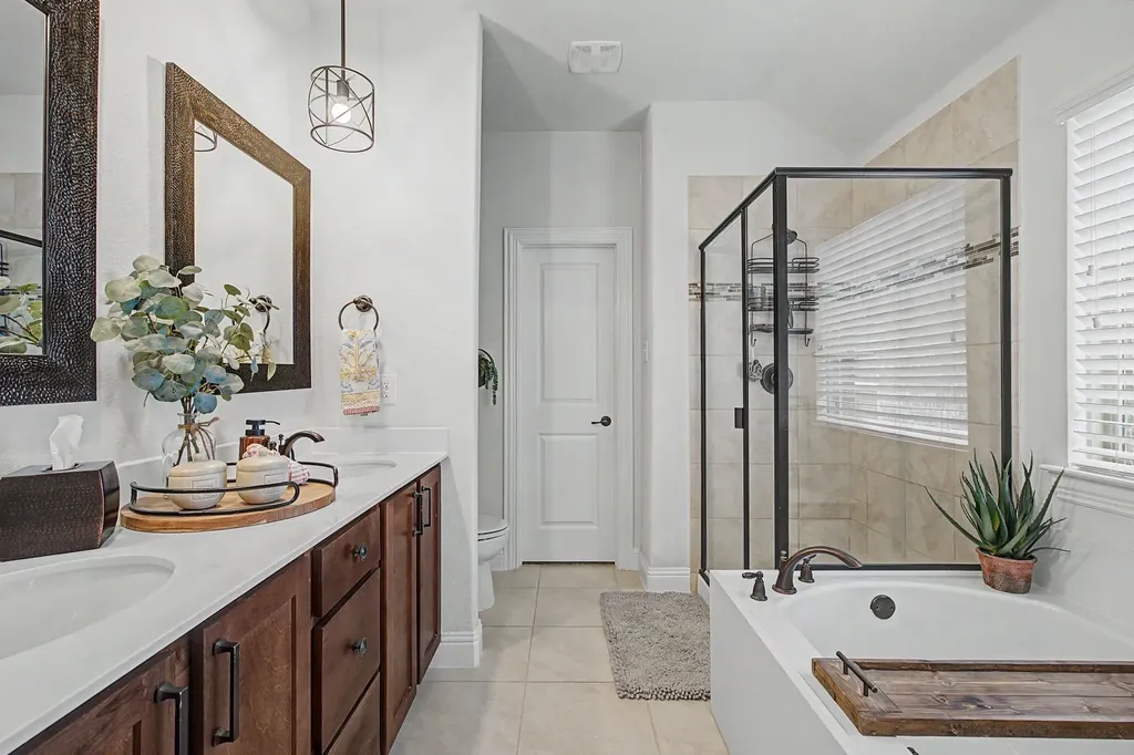 10808 Aledo Lane Aubrey TX 76227