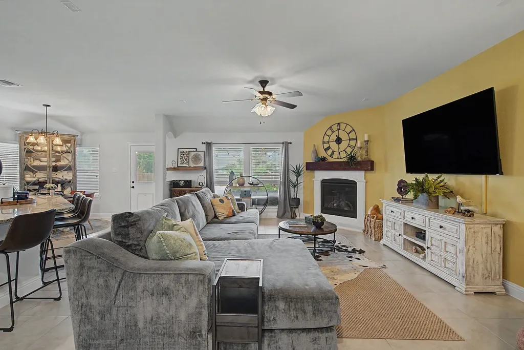 10808 Aledo Lane Aubrey TX 76227