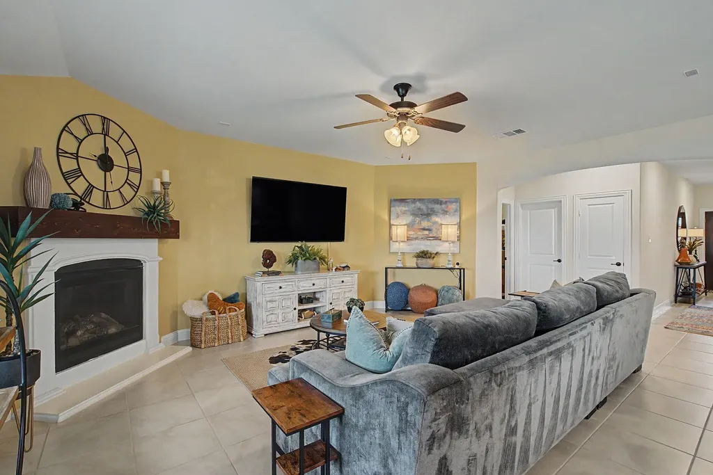10808 Aledo Lane Aubrey TX 76227