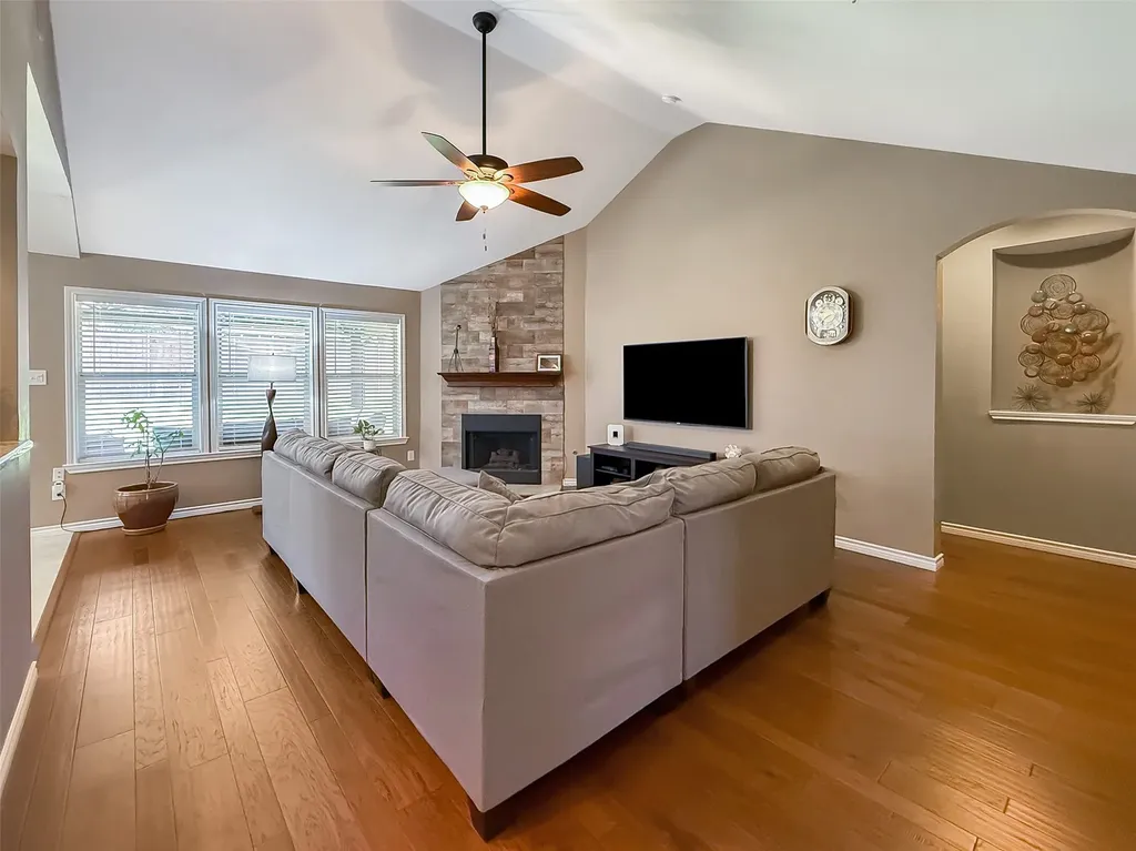 3516 Mustang Drive Denton TX 76210