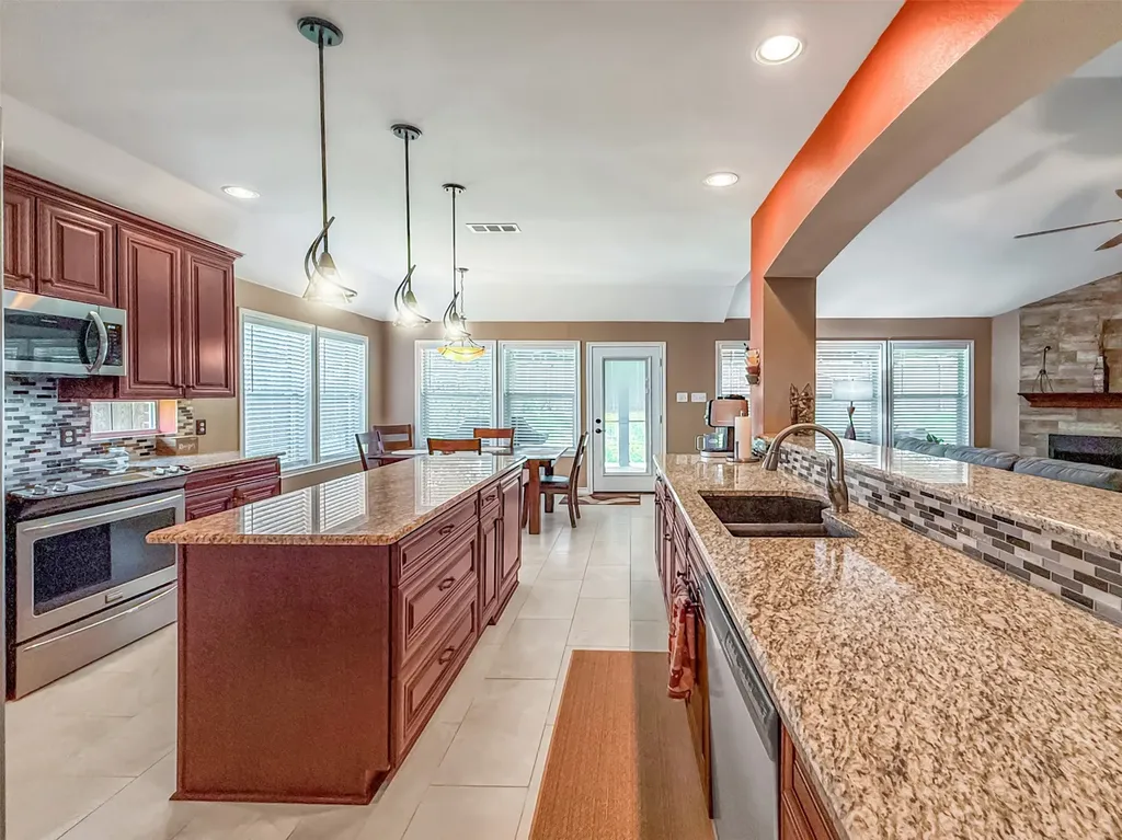 3516 Mustang Drive Denton TX 76210