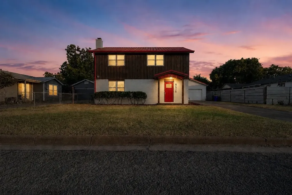 8615 Ronnie Street White Settlement TX 76108