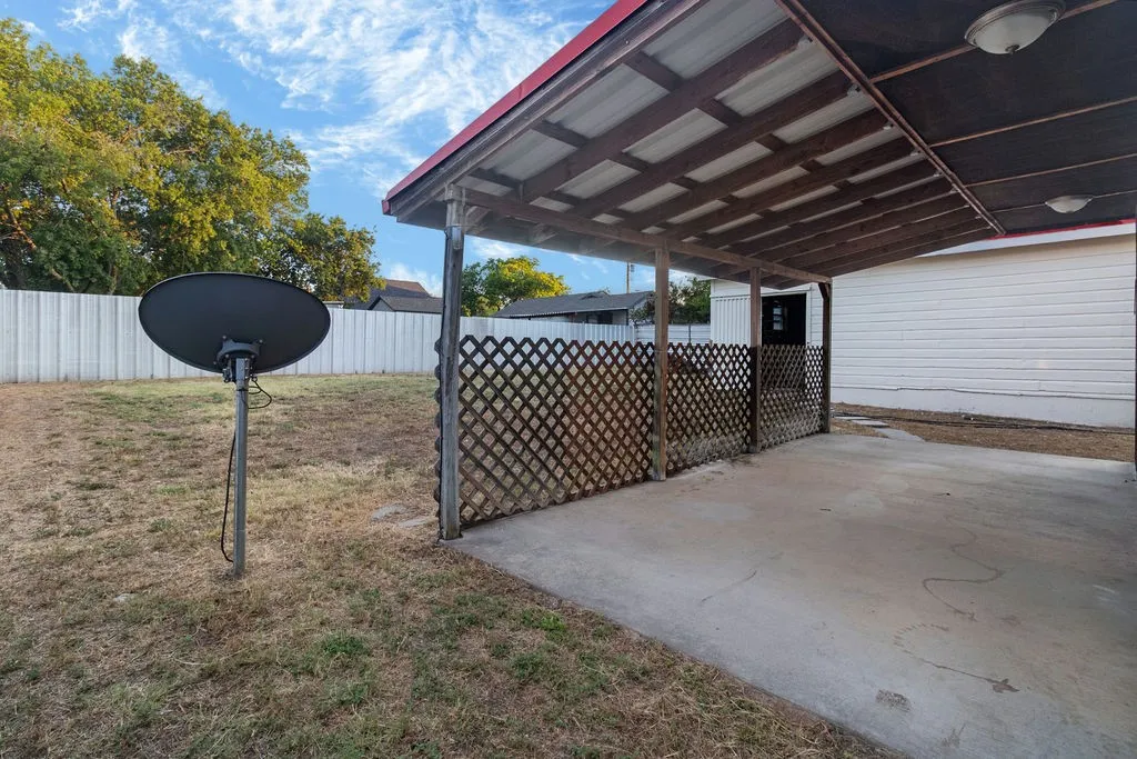 8615 Ronnie Street White Settlement TX 76108