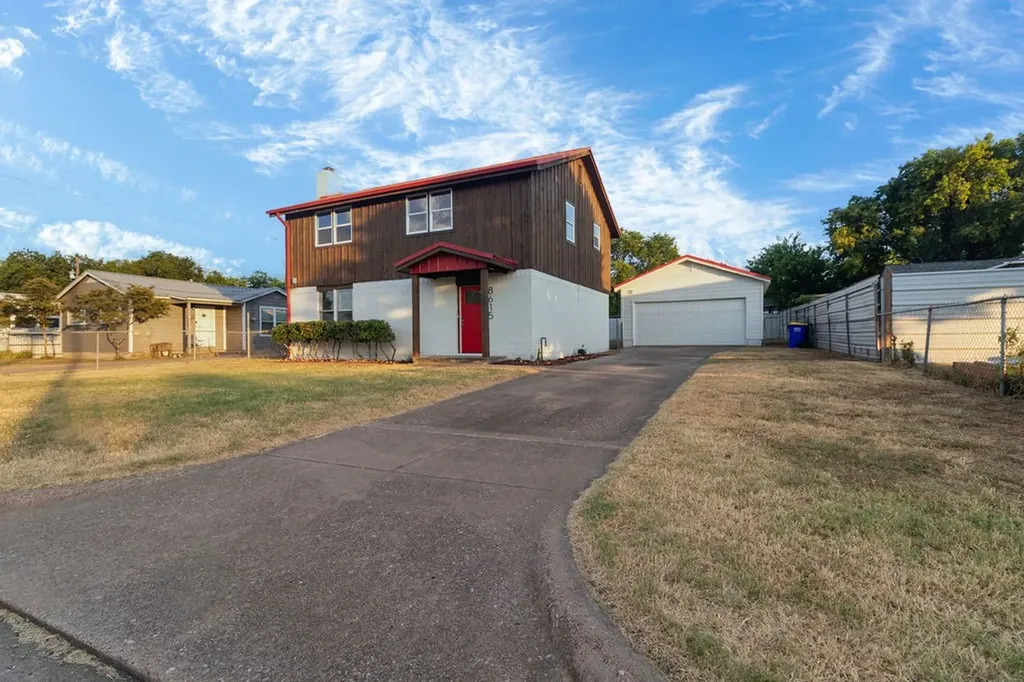 8615 Ronnie Street White Settlement TX 76108