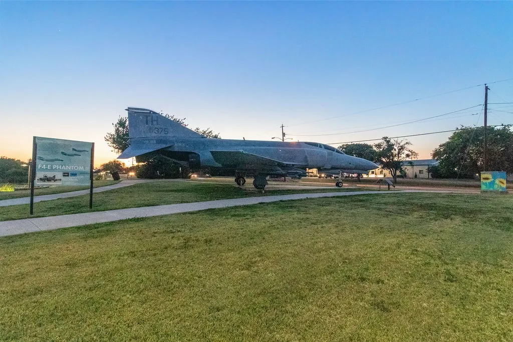 8615 Ronnie Street White Settlement TX 76108