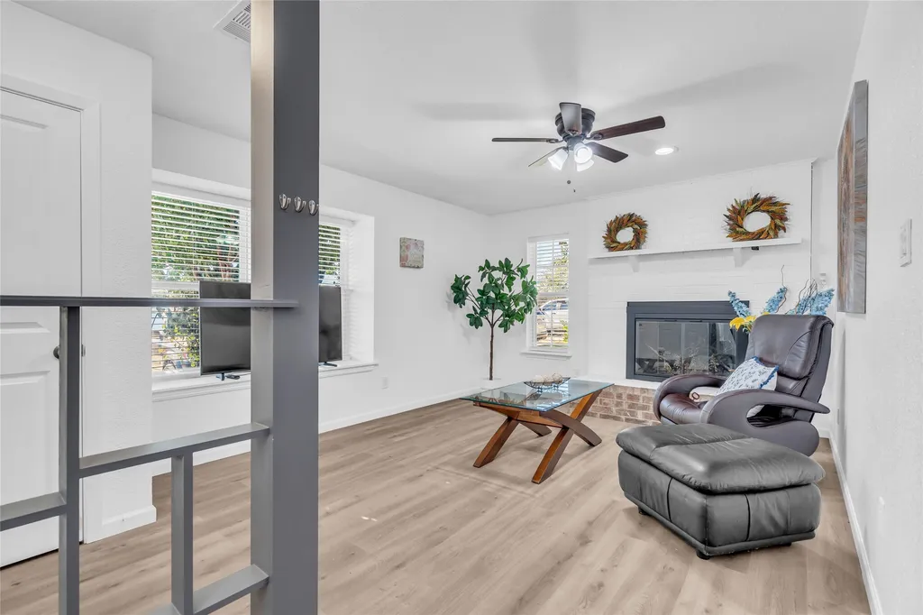 1319 Parkway Court Arlington TX 76010