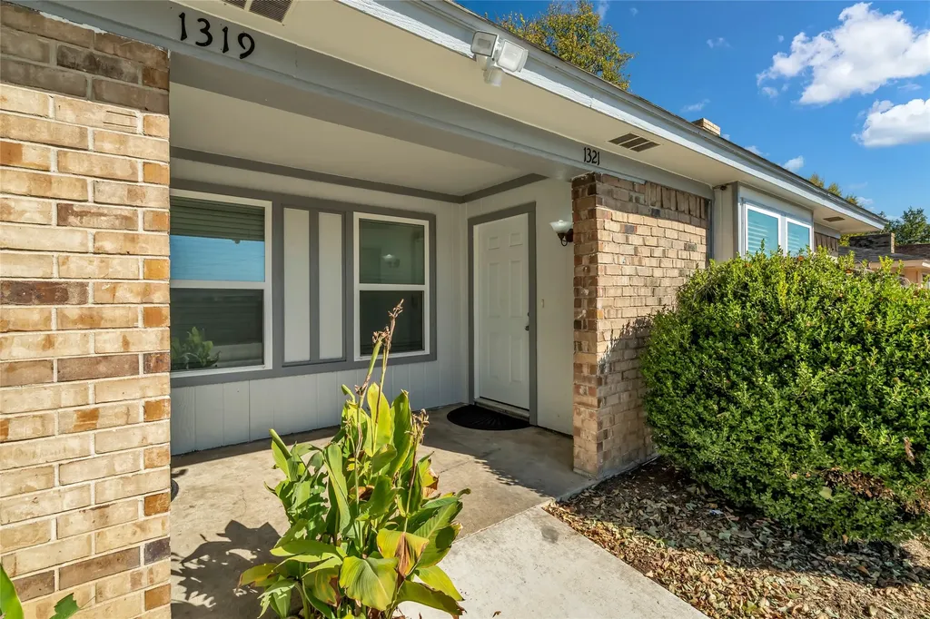 1319 Parkway Court Arlington TX 76010