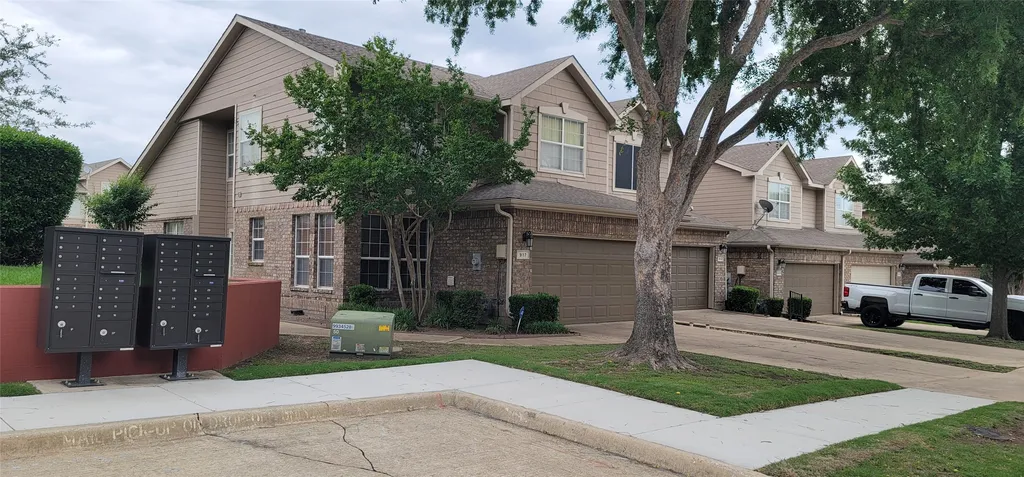 909 Avondale Lane Plano TX 75025