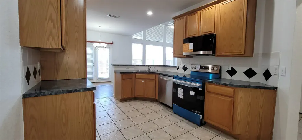 909 Avondale Lane Plano TX 75025