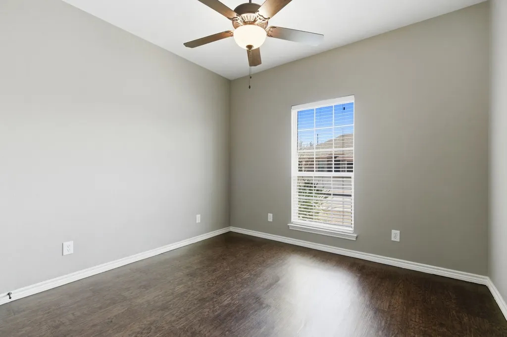 711 Hadley Lane Valley View TX 76272