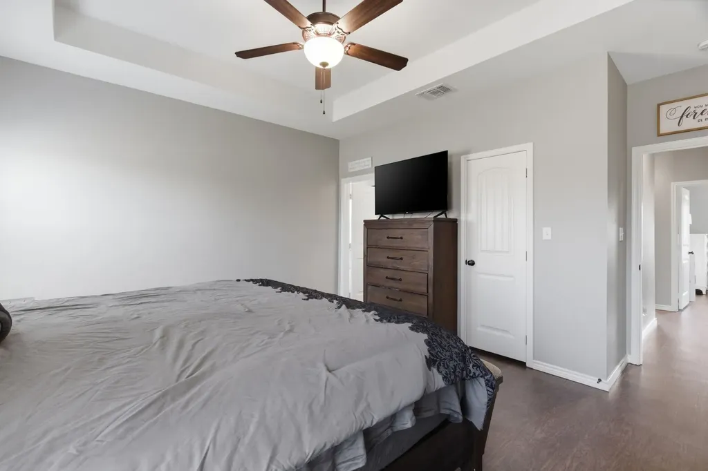 711 Hadley Lane Valley View TX 76272