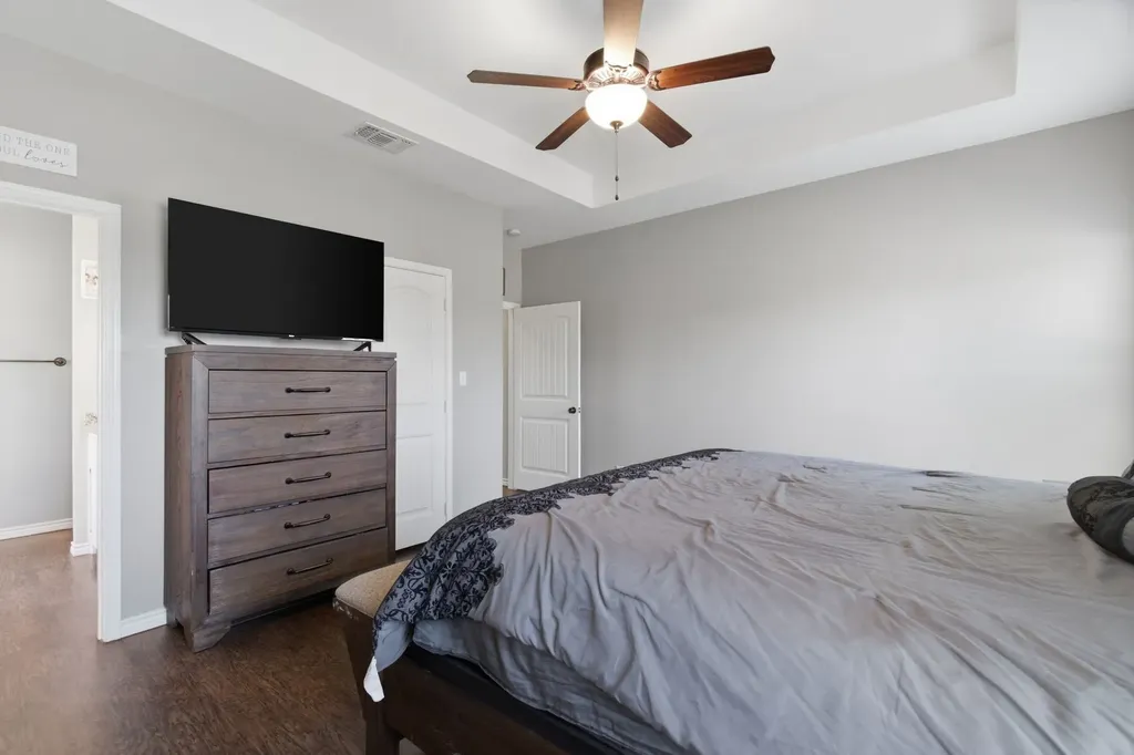 711 Hadley Lane Valley View TX 76272
