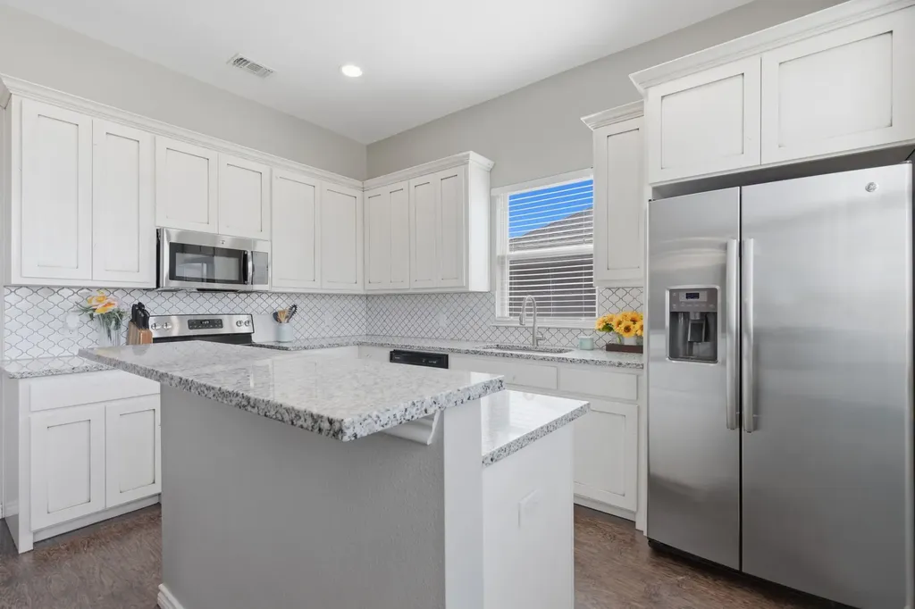 711 Hadley Lane Valley View TX 76272