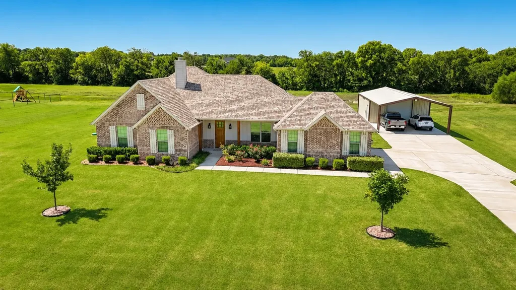 884 Cheyenne Trail Trenton TX 75490