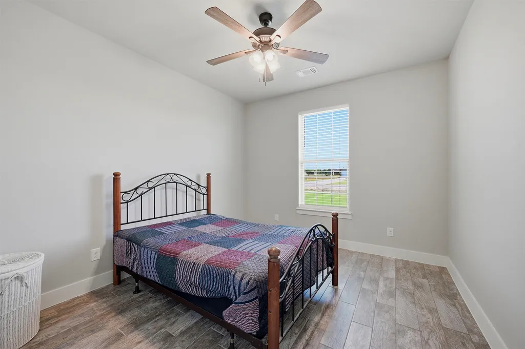 884 Cheyenne Trail Trenton TX 75490
