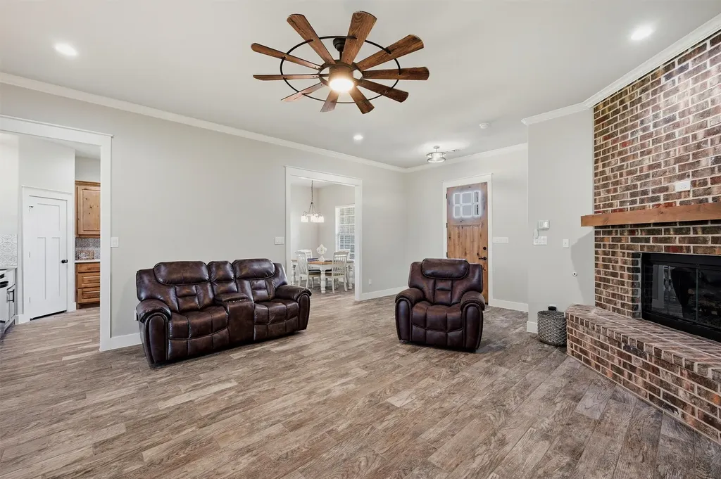 884 Cheyenne Trail Trenton TX 75490