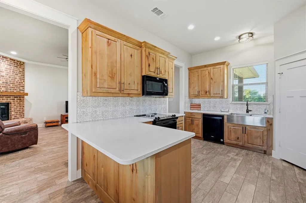884 Cheyenne Trail Trenton TX 75490