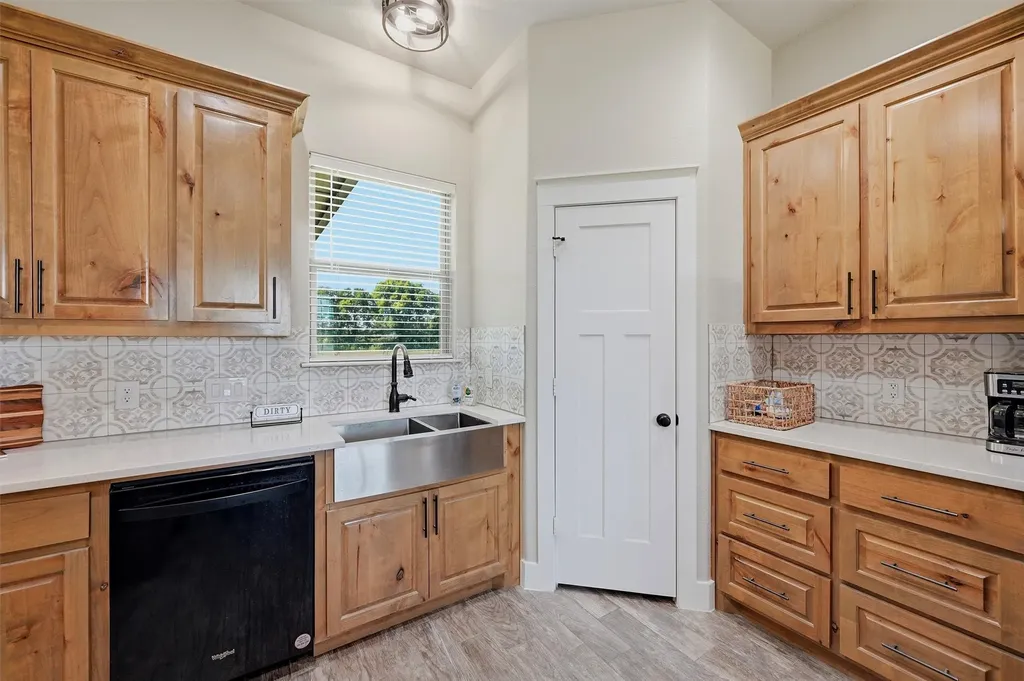 884 Cheyenne Trail Trenton TX 75490