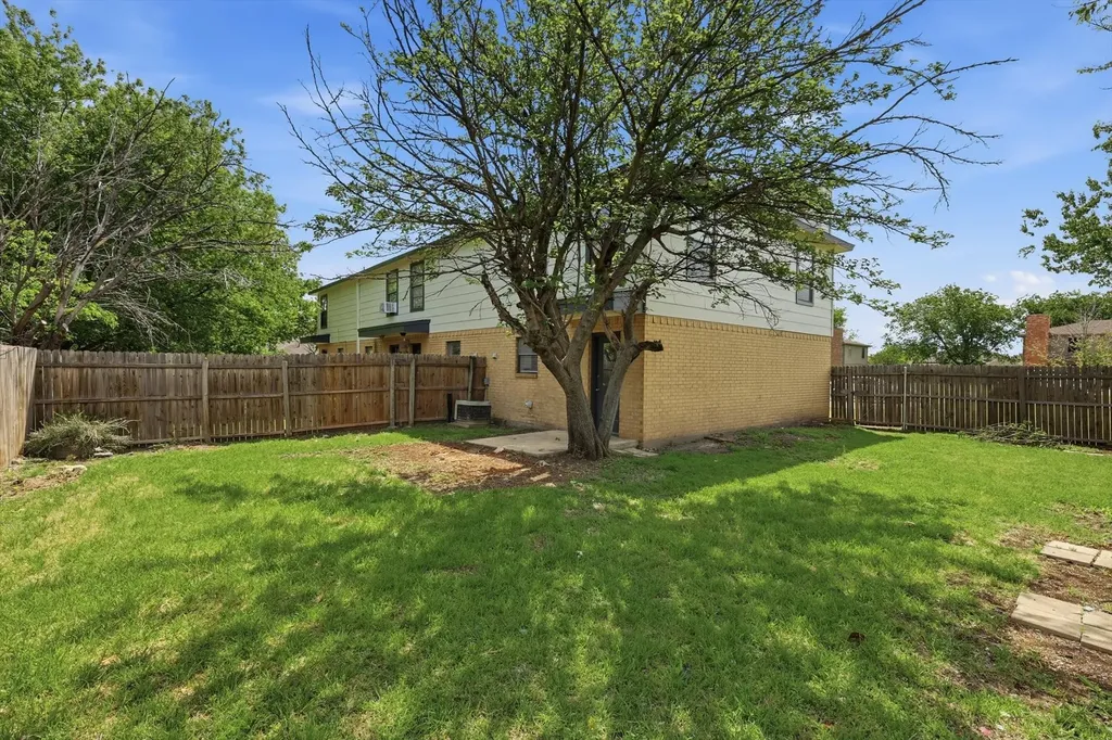316 Cambridge Drive Saginaw TX 76179