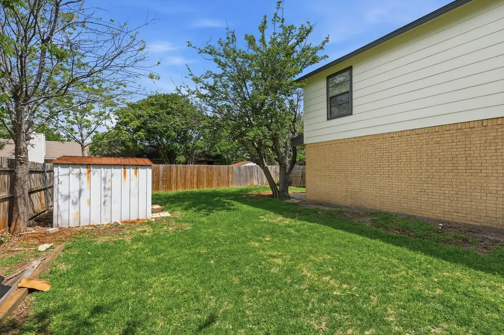 316 Cambridge Drive Saginaw TX 76179