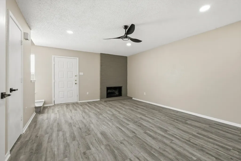 316 Cambridge Drive Saginaw TX 76179