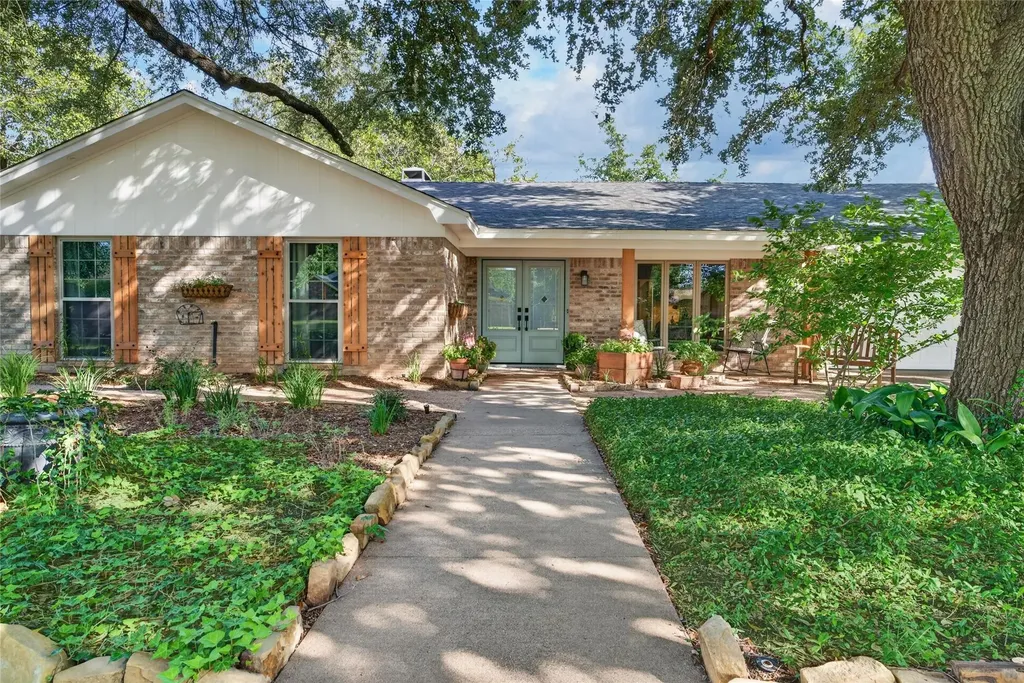 3206 Village Park Drive Waco TX 76708