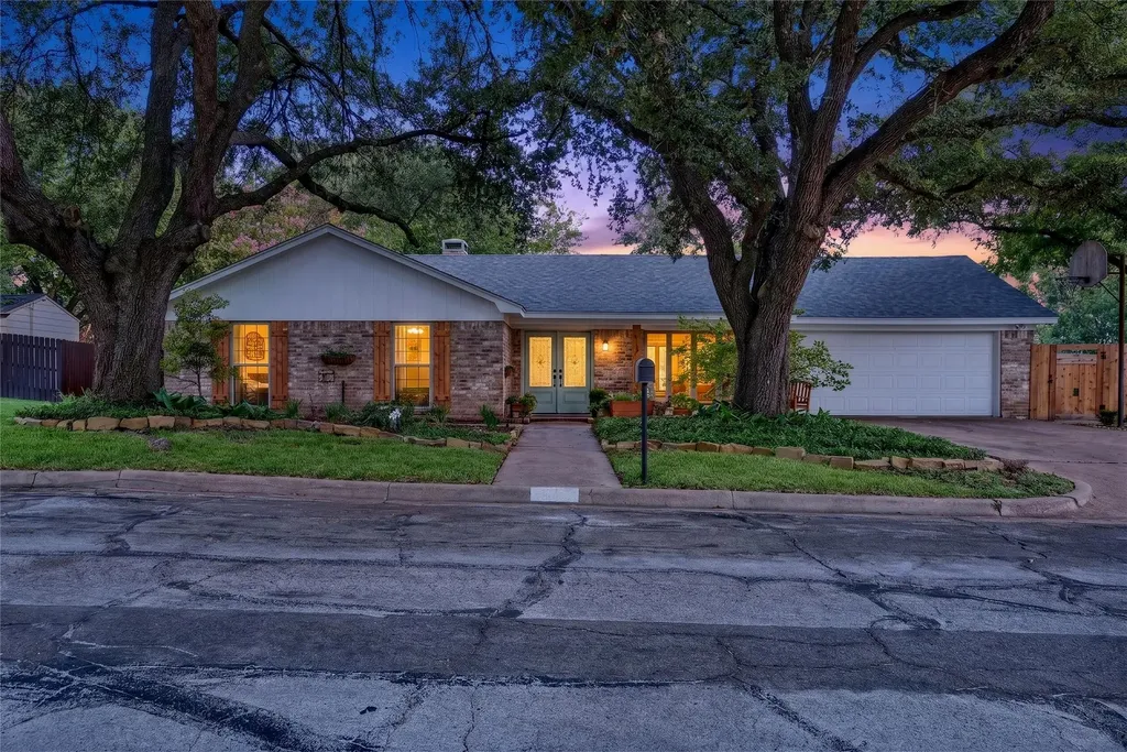 3206 Village Park Drive Waco TX 76708