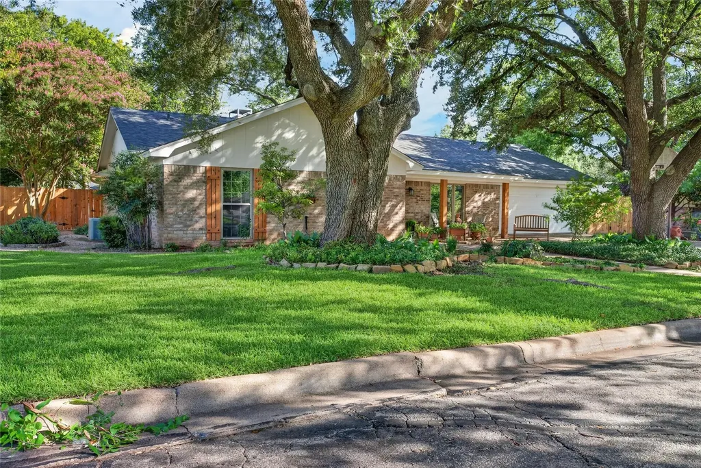 3206 Village Park Drive Waco TX 76708