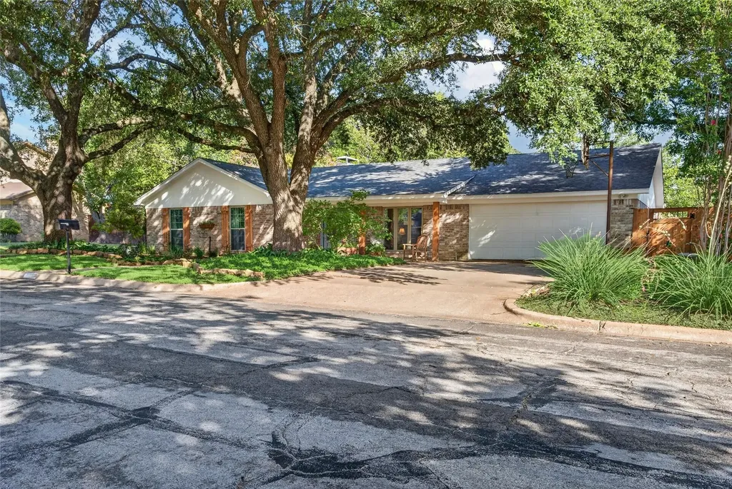 3206 Village Park Drive Waco TX 76708