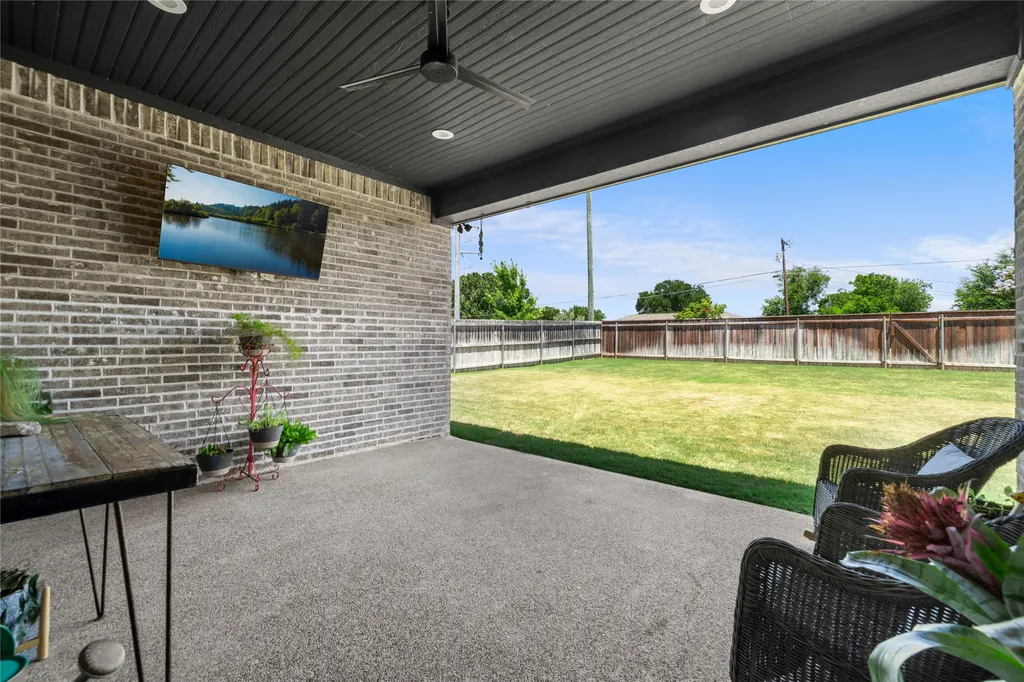 932 Gallant Fox Road Hewitt TX 76643