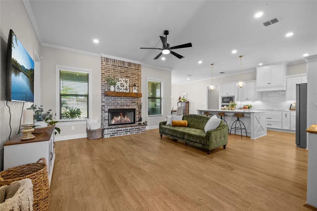 932 Gallant Fox Road Hewitt TX 76643
