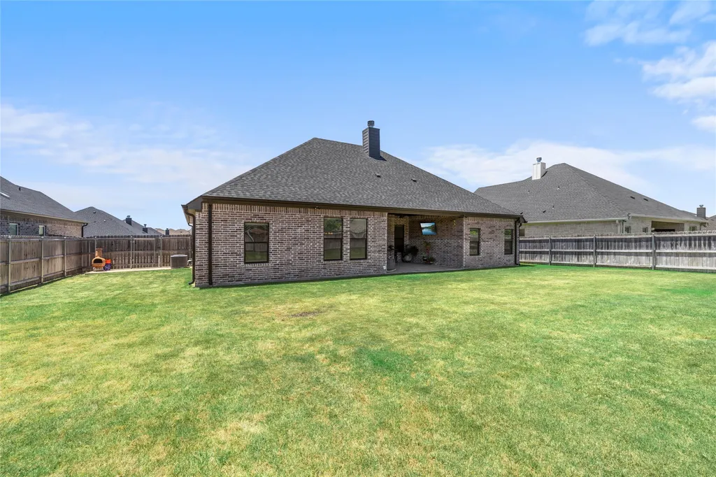 932 Gallant Fox Road Hewitt TX 76643