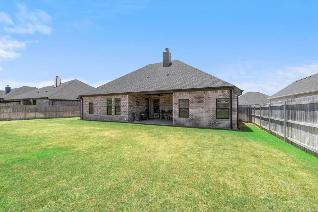 932 Gallant Fox Road Hewitt TX 76643