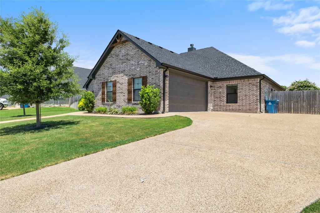 932 Gallant Fox Road Hewitt TX 76643