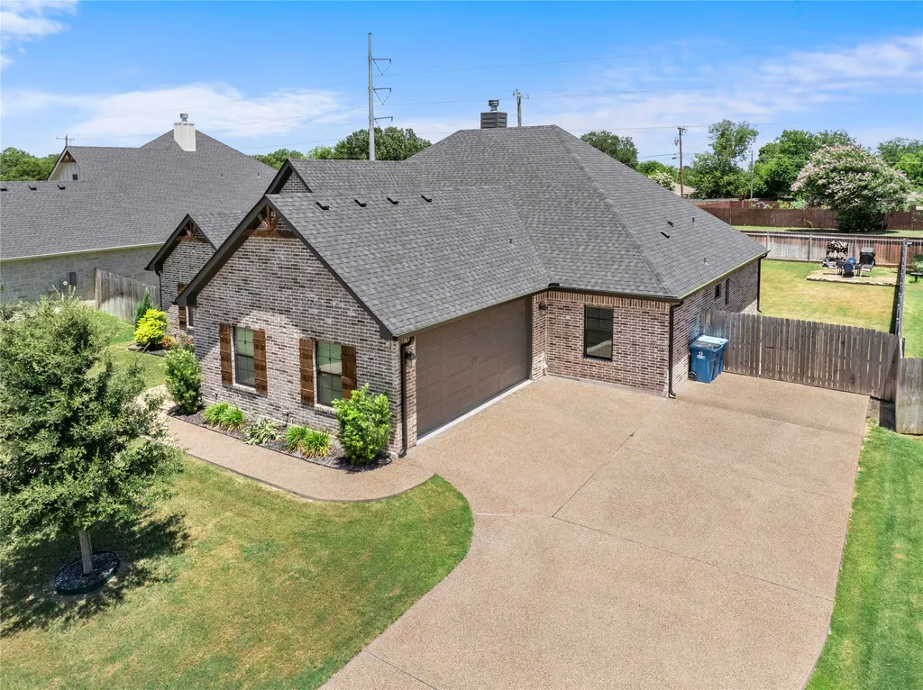 932 Gallant Fox Road Hewitt TX 76643