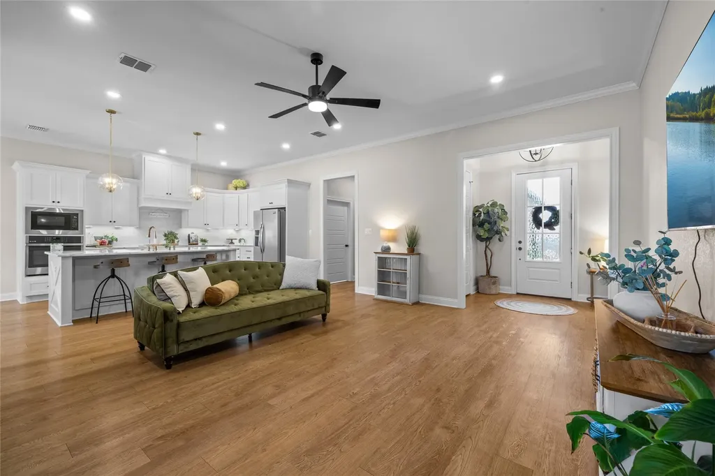 932 Gallant Fox Road Hewitt TX 76643