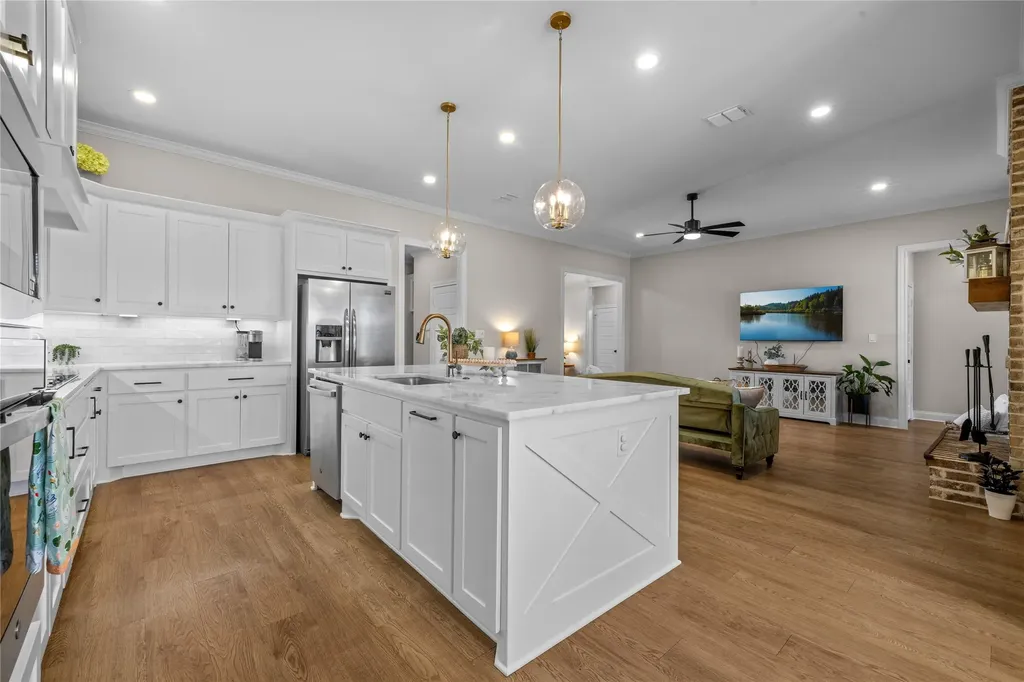 932 Gallant Fox Road Hewitt TX 76643