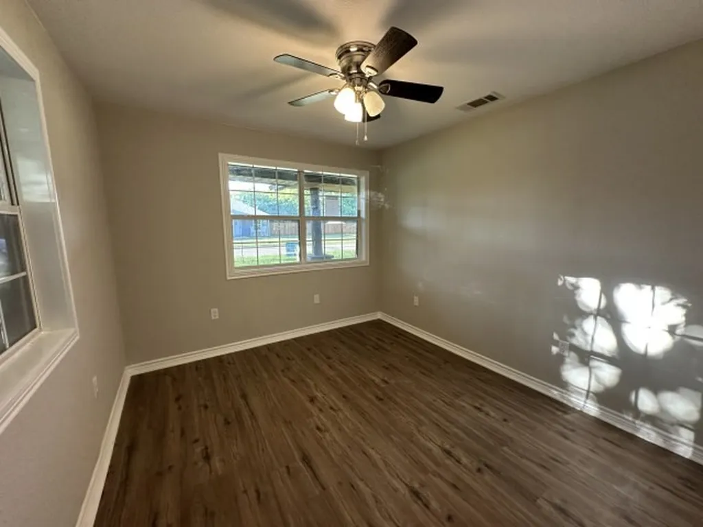 1114 14th Street Mineral Wells TX 76067