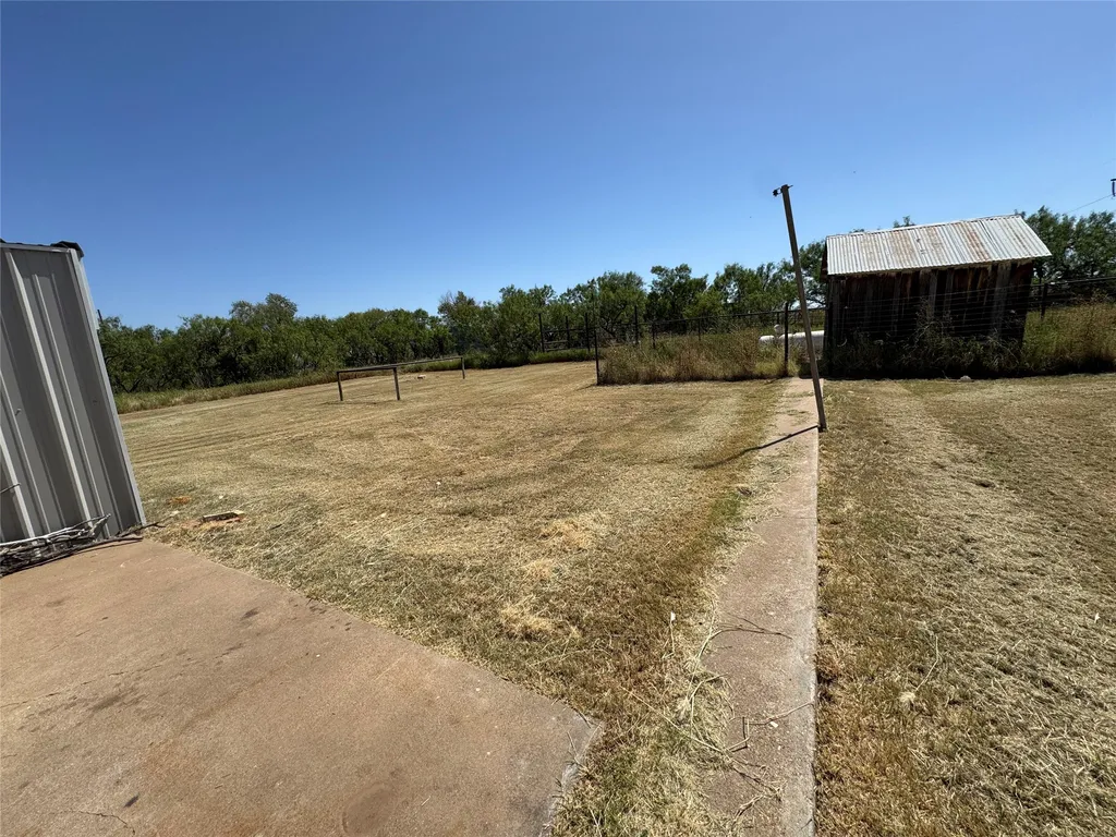 335 S Monroe Avenue Aspermont TX 79502