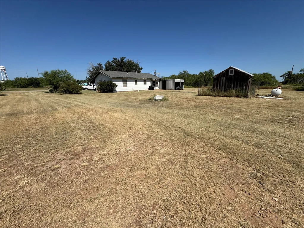 335 S Monroe Avenue Aspermont TX 79502
