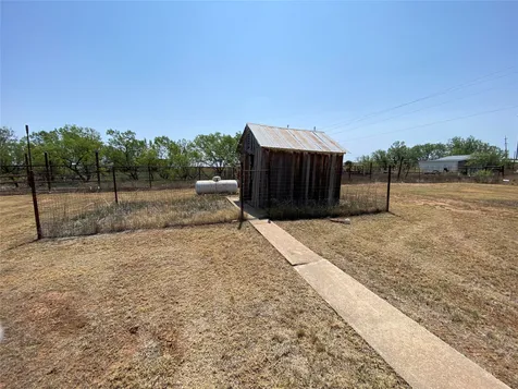 335 S Monroe Avenue Aspermont TX 79502