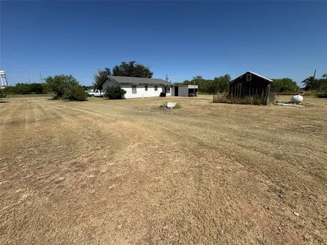 335 S Monroe Avenue Aspermont TX 79502