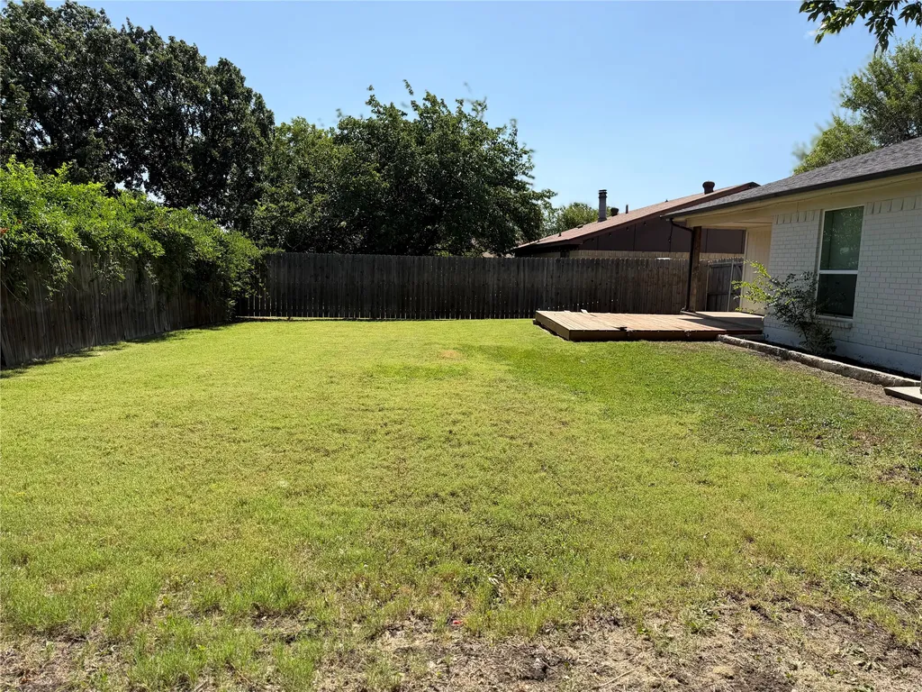 524 Cole Avenue Saginaw TX 76179