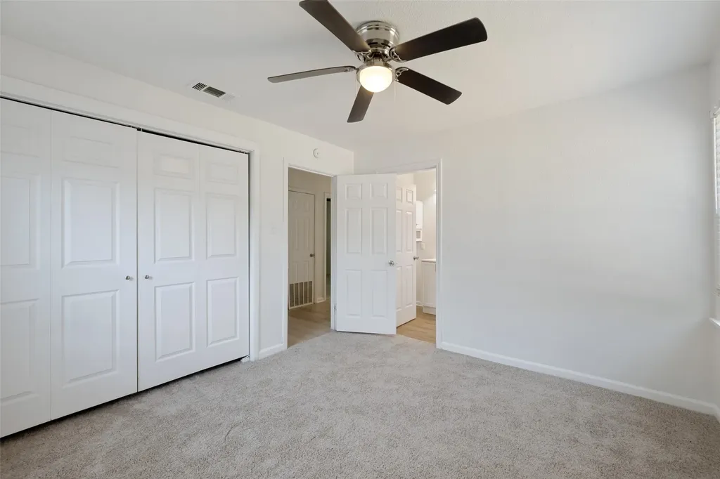 1102 E Lovers Lane Arlington TX 76010