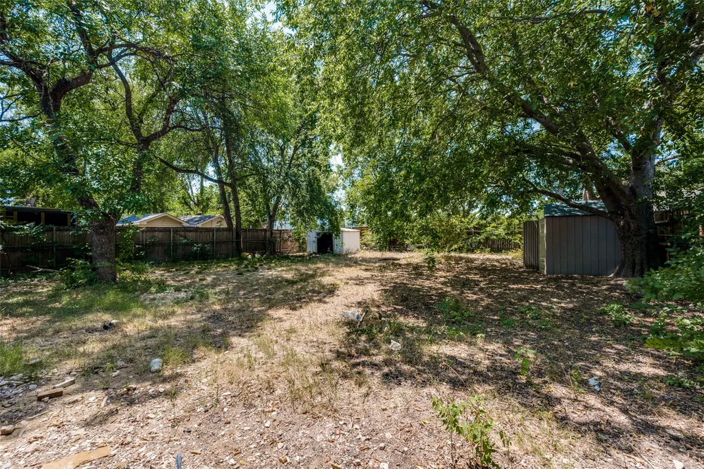 1102 E Lovers Lane Arlington TX 76010