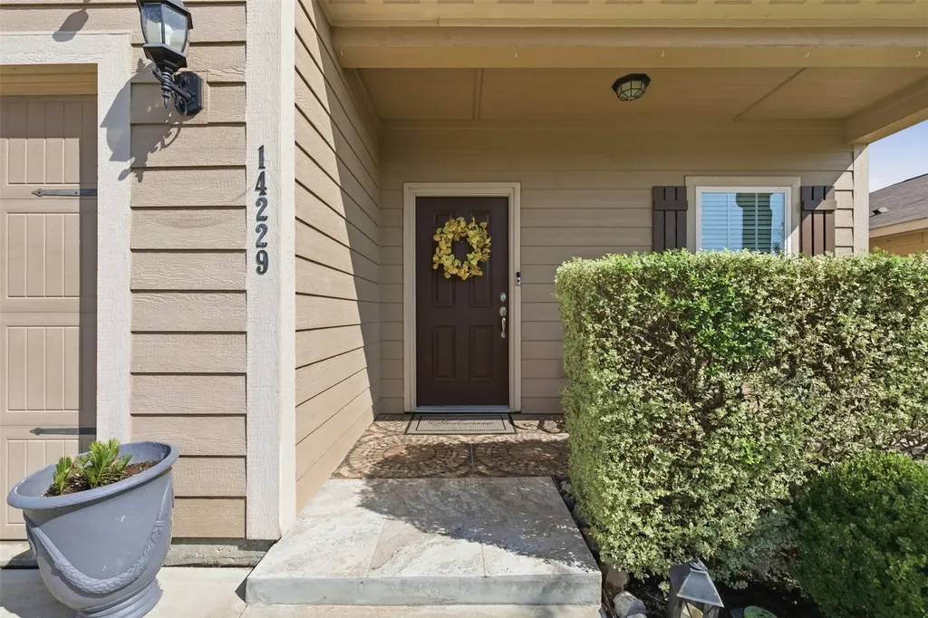 14229 Bridgeview Lane Dallas TX 75253